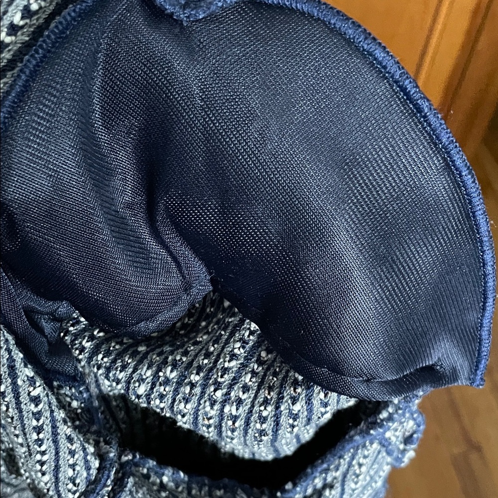 St. John Collection Navy and White Tweed Blazer - Picture 14 of 14